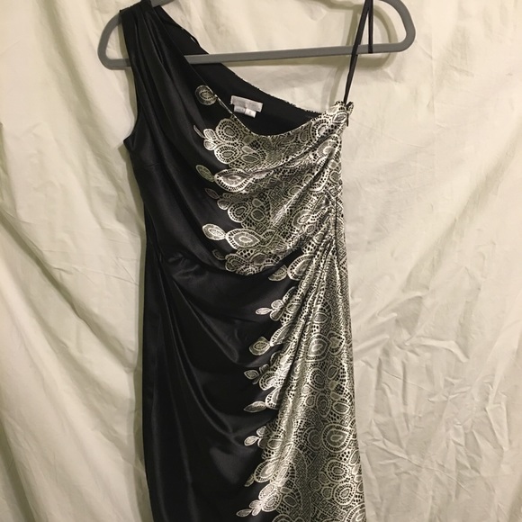 Dress - Picture 2 of 4